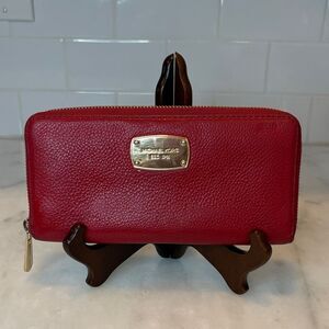 Michael Kors Wallet Leather Pebbled Red Jet Set Continental Full Zip Wallet